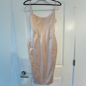 Satin fashion nova midi dress. Slit detail in back. Size large.